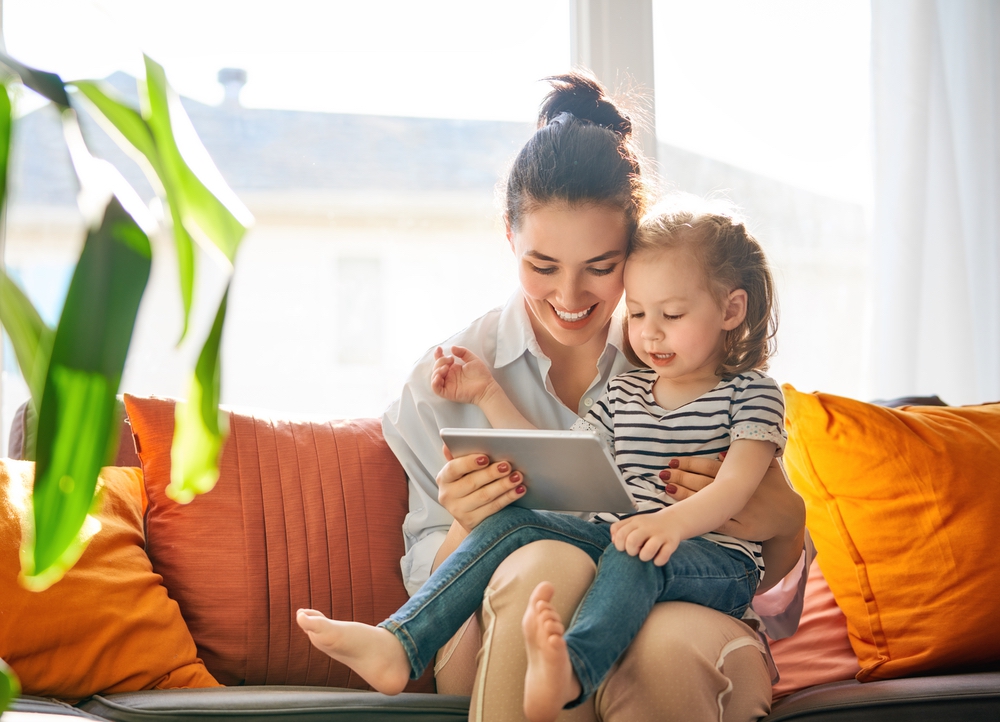 Happy,Loving,Family.,Young,Mother,And,Her,Daughter,Girl,Play